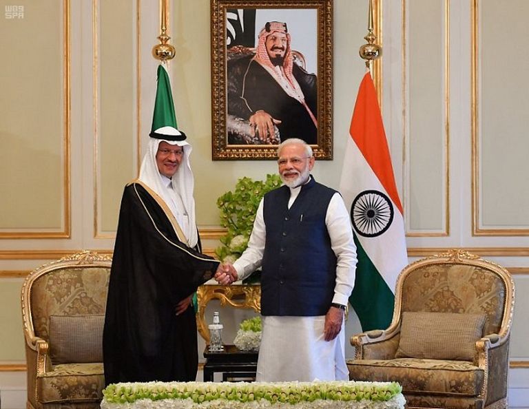 وزير الطاقة السعودي يجتمع مع رئيس وزراء الهند لبحث التعاون