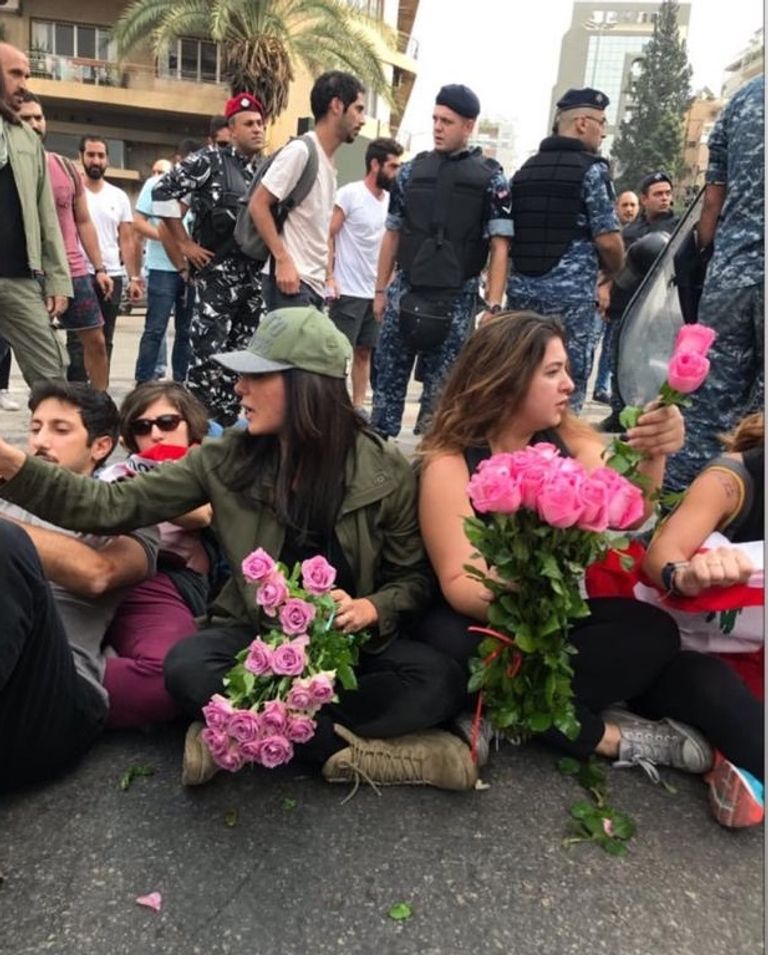 عدد كبير من فناني لبنان شاركوا في المظاهرات