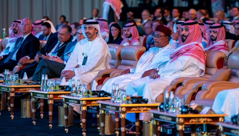 الشيخ عبدالله بن زايد يترأس وفد الإمارات في "مستقبل الاستثمار"