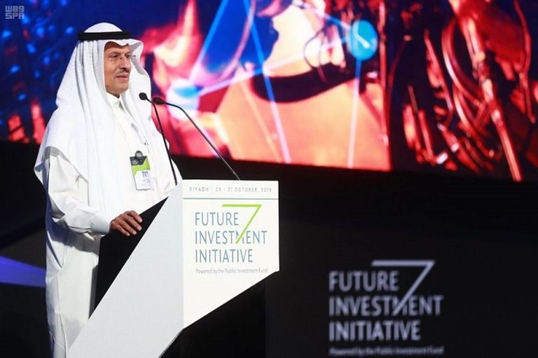 الأمير عبدالعزيز بن سلمان بن عبدالعزيز وزير الطاقة السعودي وزير الطاقة السعودي يتحدث وبجواره الدكتور سلطان الجابر