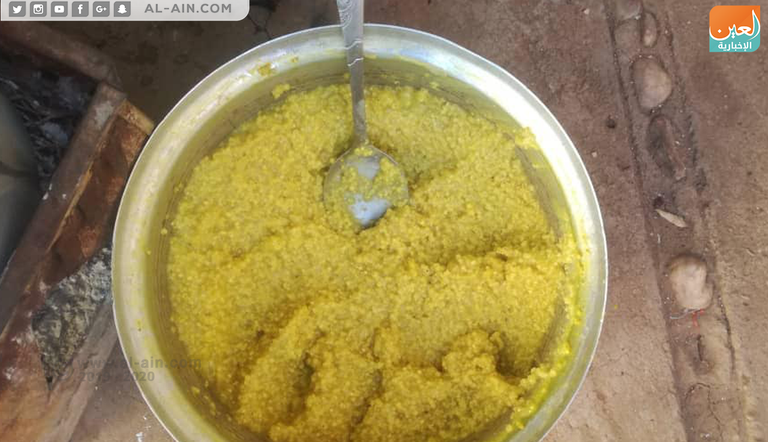 الأطعمة الشعبية تباع في شوارع الخرطوم