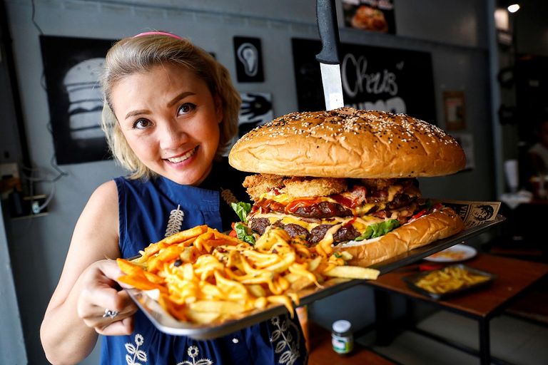 أكبر شطيرة برجر في تايلاند