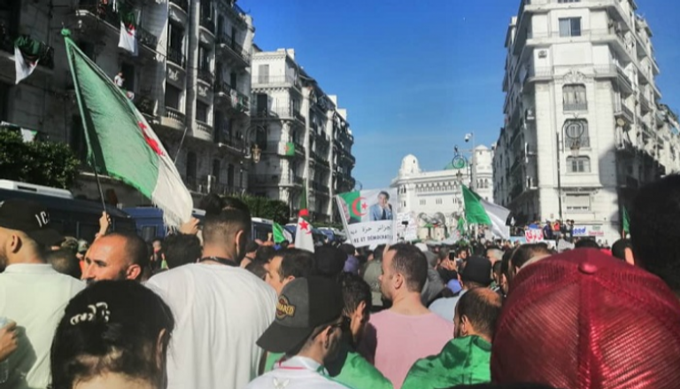مظاهرات في الجزائر ضد إجراء الانتخابات بوجود رموز نظام بوتفليقة
