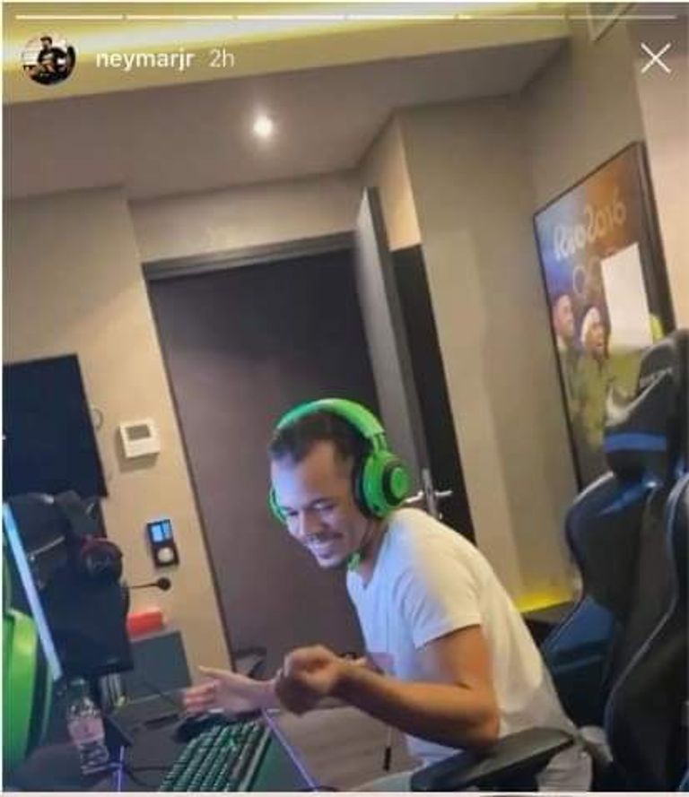 نيمار دا سيلفا وشقيقته رافيلا سانتوس