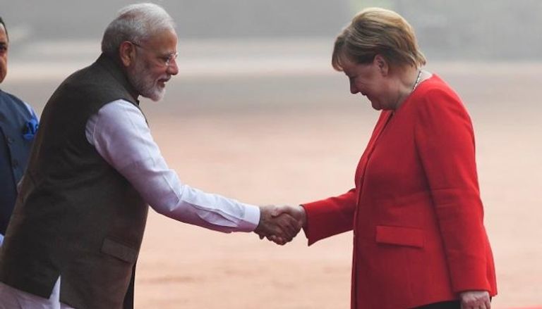 رئيس الوزراء الهندي ناريندرا مودي والمستشارة الألمانية أنجيلا ميركل