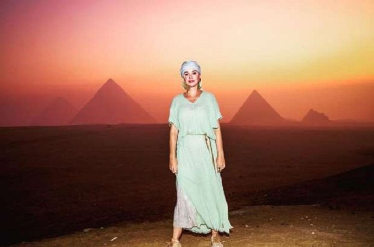 المطربة كاتي بيري