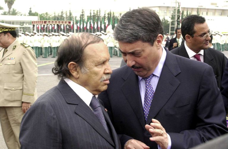 علي بن فليس وبوتفليقة رئيسا الوزراء السابقان في الجزائر علي بن فليس وعبدالمجيد تبون