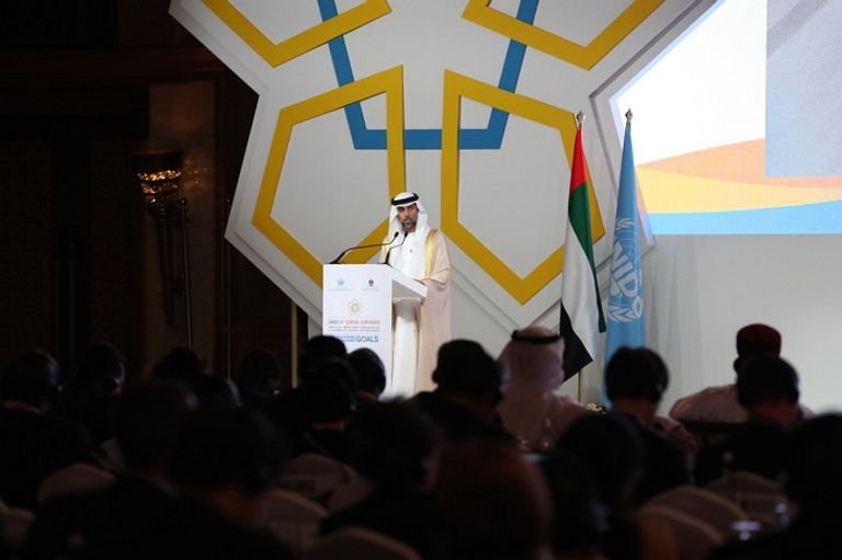 وزير الطاقة والصناعة الإماراتي أثناء إلقاء كلمته أمام