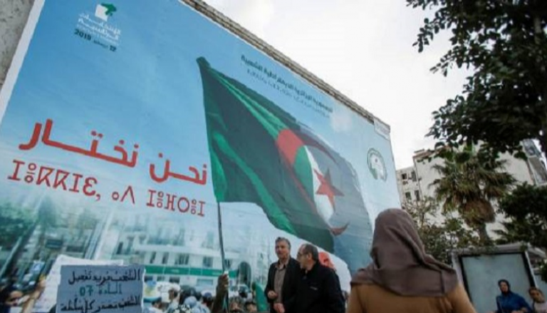 مرشحو انتخابات الرئاسة بالجزائر يشرعون في مغازلة الناخب والمقصيون يطعنون