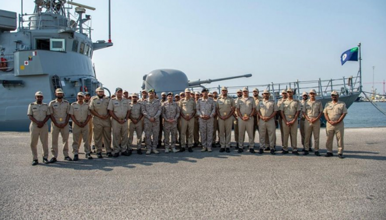 أفراد القوات البحرية الملكية السعودية المشاركون في التمرين
