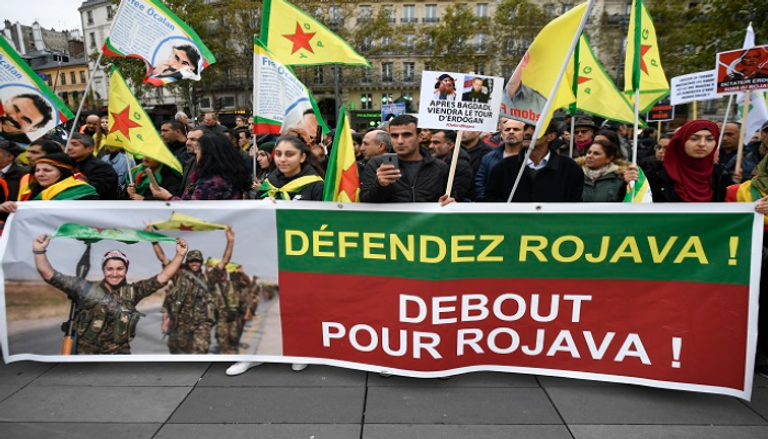 جانب من مظاهرة باريس ضد التدخل التركي في شمالي سوريا- أ ف ب