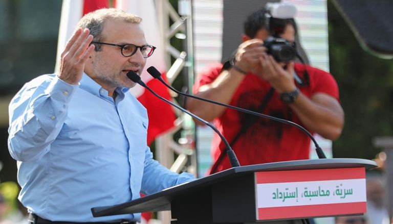 أنصار الرئيس اللبناني يتظاهرون أمام القصر الجمهوري - أ ف ب