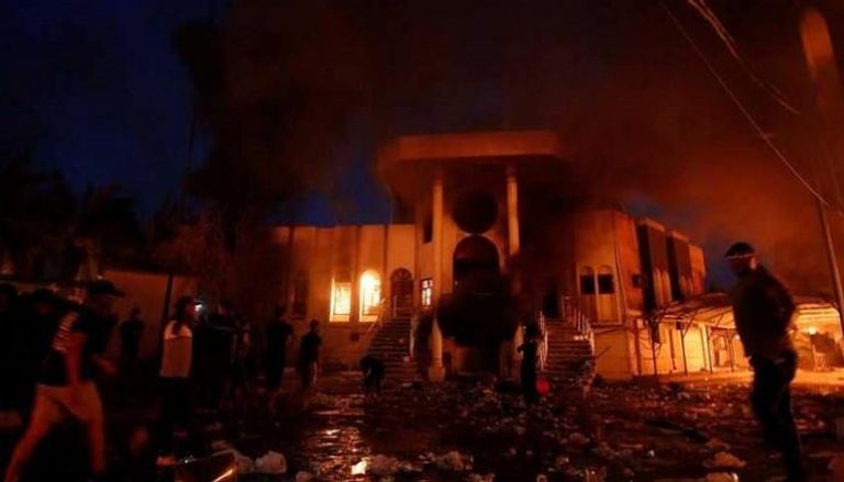 حريق القنصلية الإيرانية في كربلاء - رويترز