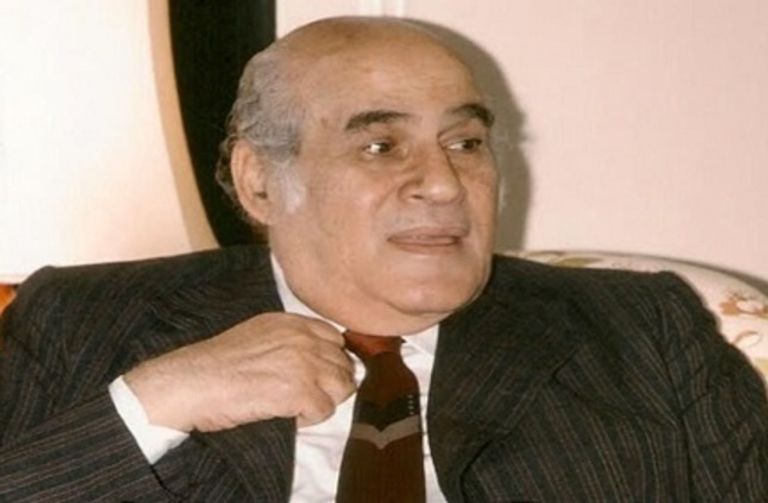 الكاتب المصري مصطفى أمين علماء المصريات وجدوا الكثير من قصائد الغزل على جدران المعابد