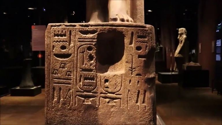 متحف تورين في إيطاليا علماء المصريات وجدوا الكثير من قصائد الغزل على جدران المعابد