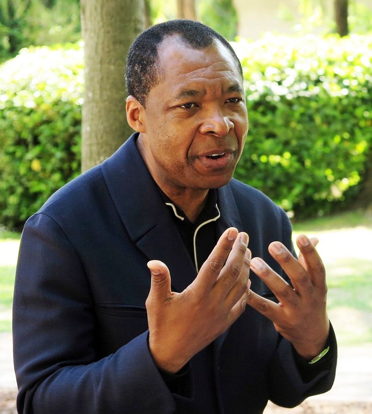 القيّم والناقد أوكوي إينوزور والشيخة حور بنت سلطان القاسمي