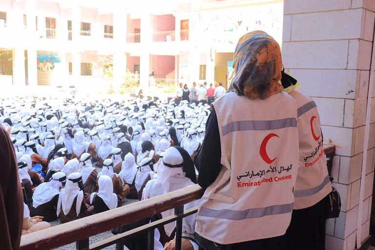 هيئة الهلال الأحمر الإماراتي أهّلت 149 مبنى تعليميا في عدن