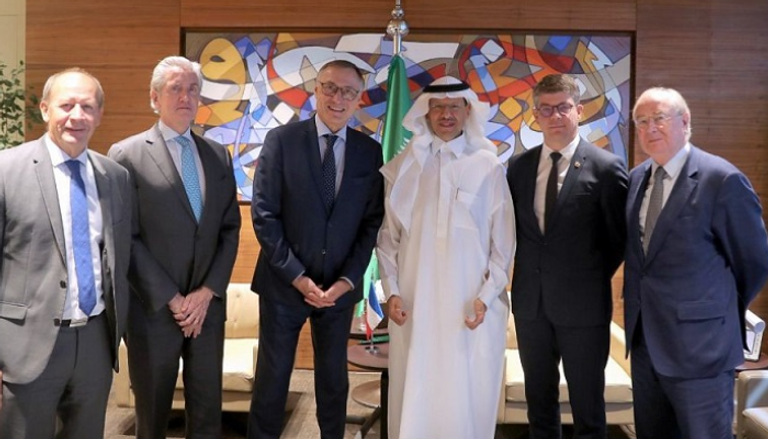 وزير الطاقة السعودي يلتقي وفداً من مجلس الشيوخ الفرنسي