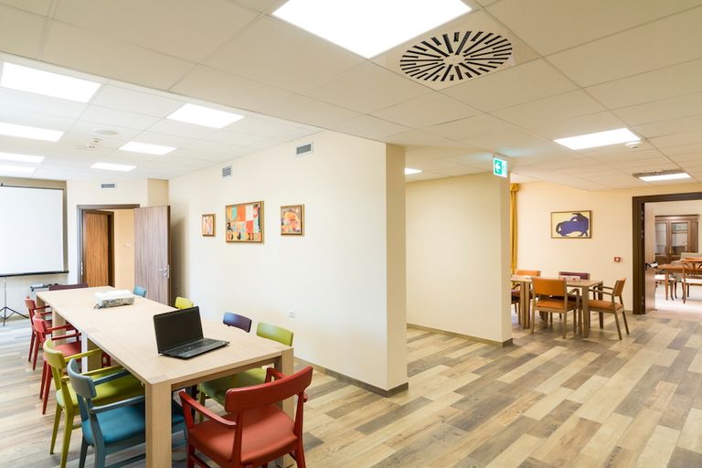 قرية إيمانويلي الإيطالية لمرضى ألزهايمر