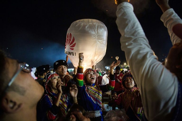 مهرجان "مناطيد النار" في بورما