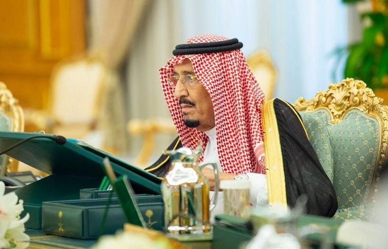 رأس خادم الحرمين الشريفين الملك سلمان بن عبدالعزيز آل سعود الجلسة التي عقدها مجلس الوزراء السعودي، اليوم الثلاثاء في قصر اليمامة. خادم الحرمين الشريفين الملك سلمان بن عبدالعزيز آل سعود