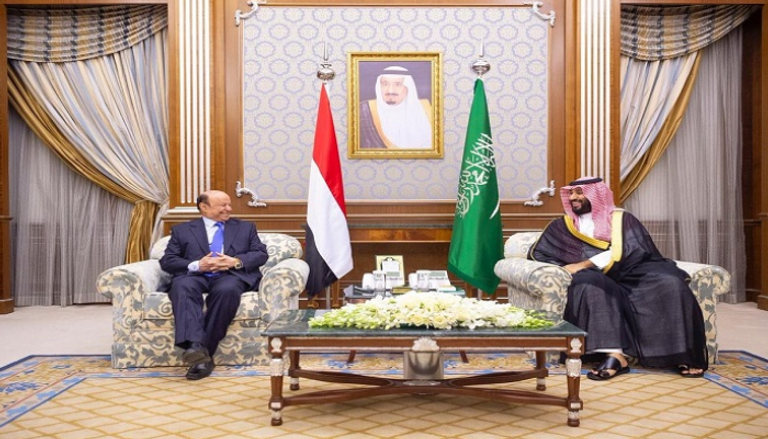 ولي العهد السعودي والرئيس اليمني خلال لقائهما بالرياض