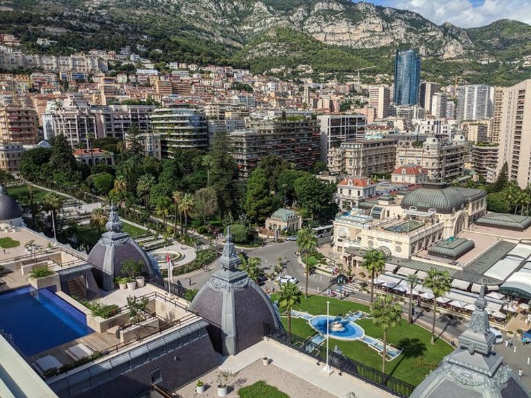 لا يوجد مشردون أو قمامة في شوارع موناكو