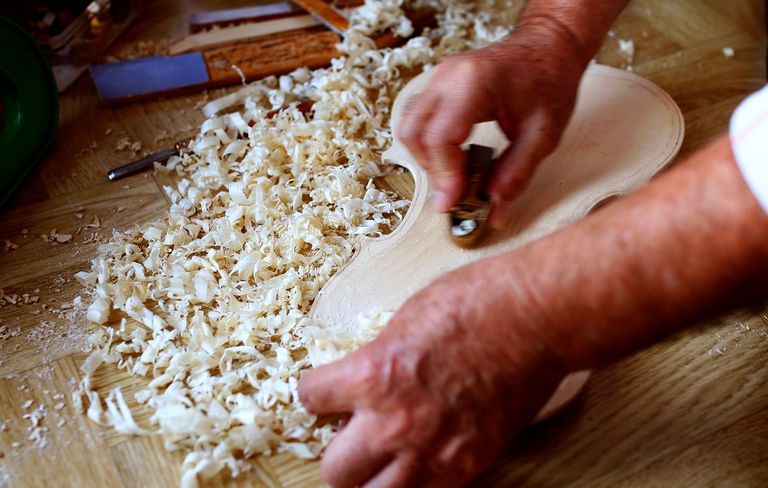 سعر آلة الكمان التي يصنعها بوجدانوفسكي يصل إلى 60 ألف يورو