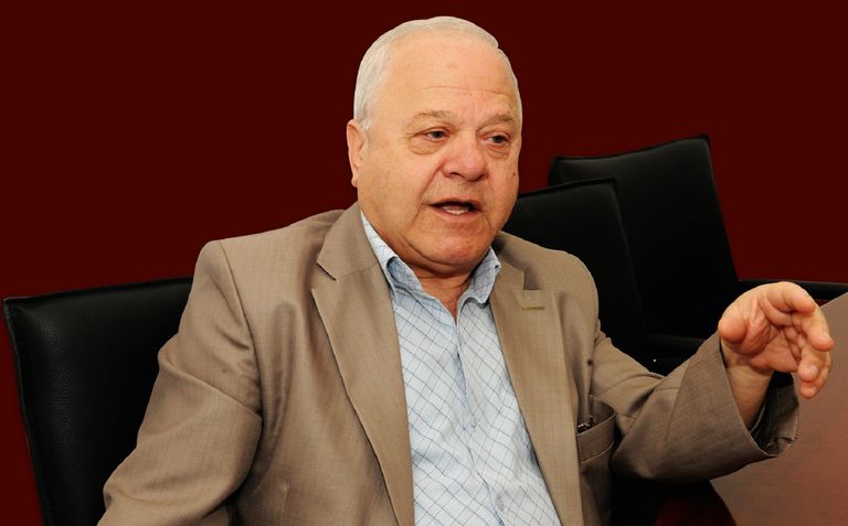 نبيل سليمان يوقع نسخة من كتابه الجديد "طغيانيادا"