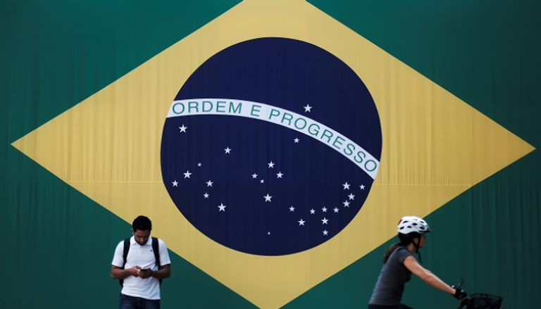 تدرس البرازيل إلغاء الرسوم على المسافرين 
