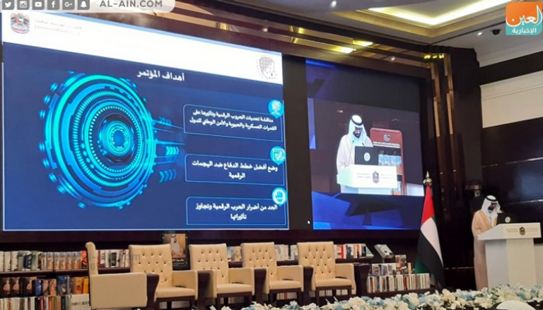 محمد بن أحمد البواردي وزير دولة الإمارات لشؤون الدفاع في افتتاح المؤتمر