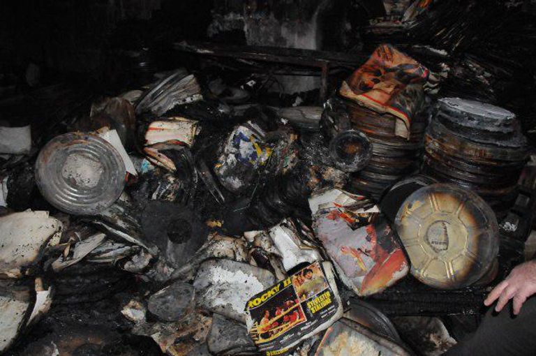 النيران تلتهم أرشيفا سينمائيا عمره 50 عاما