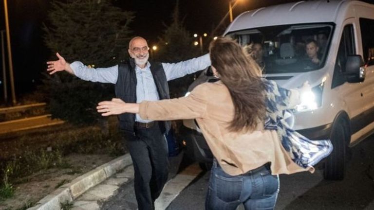 الصحفية المفرج عنها