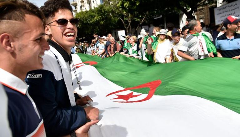 انتخابات الجزائر.. الاختيار الصعب