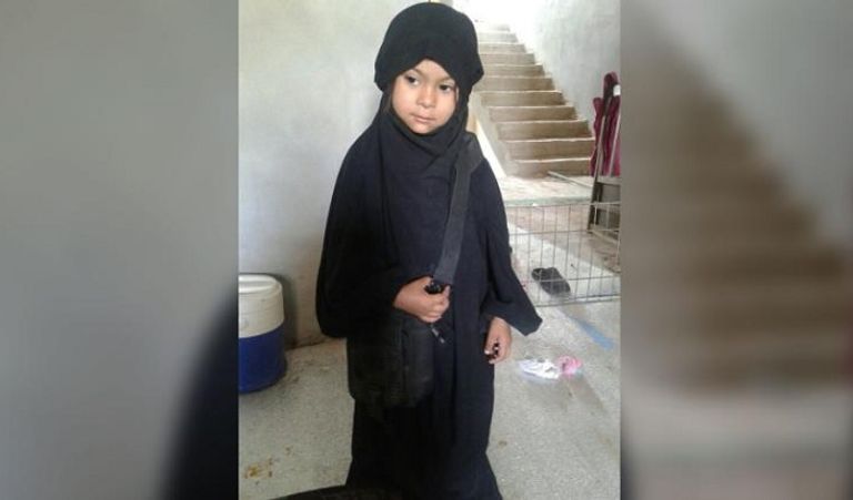 أمريكي يبحث عن طفليه بعد مقتل والدتهما الداعشية