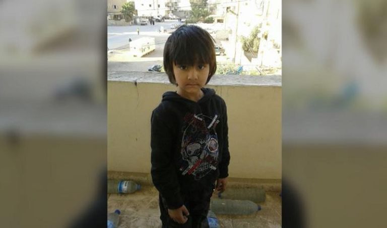 أمريكي يبحث عن طفليه بعد مقتل والدتهما الداعشية