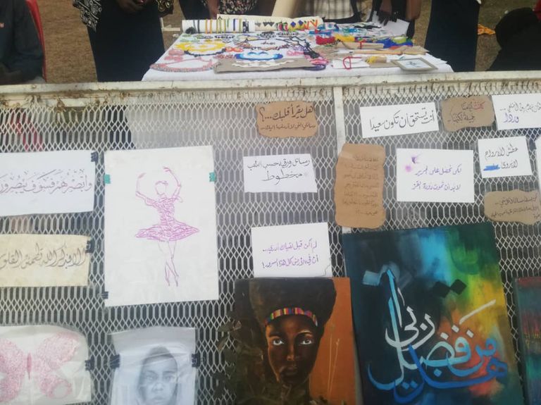 المعرض يضم منتجات يدوية الصنع جميعها من مواد خام محلية