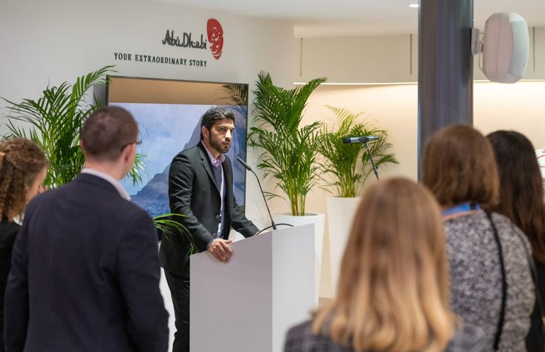 إقبال كبير على زيارة جناح الإمارات في سوق السفر العالمي