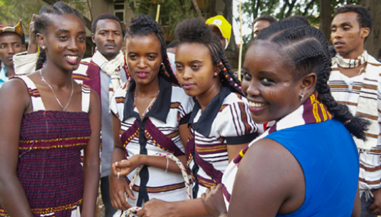 فتيات من قومية السيداما بإقليم شعوب جنوب إثيوبيا