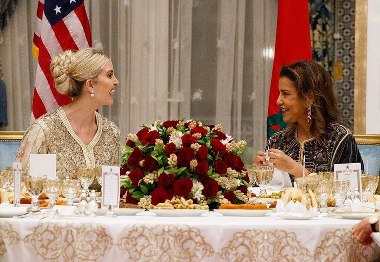 إيفانكا ترامب بالقفطان المغربي والأميرة للا مريم في مأدبة العشاء