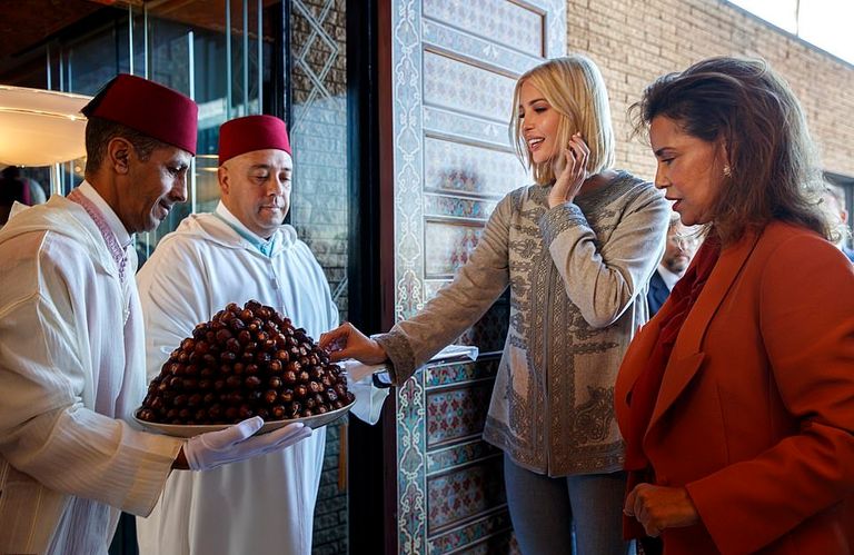 إيفانكا ترامب بالقفطان المغربي والأميرة للا مريم في مأدبة العشاء