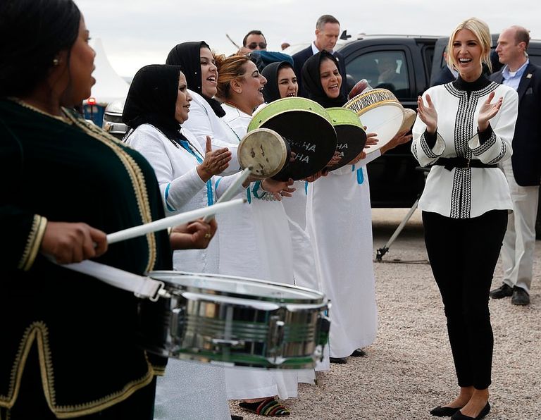 إيفانكا ترامب بالقفطان المغربي والأميرة للا مريم في مأدبة العشاء