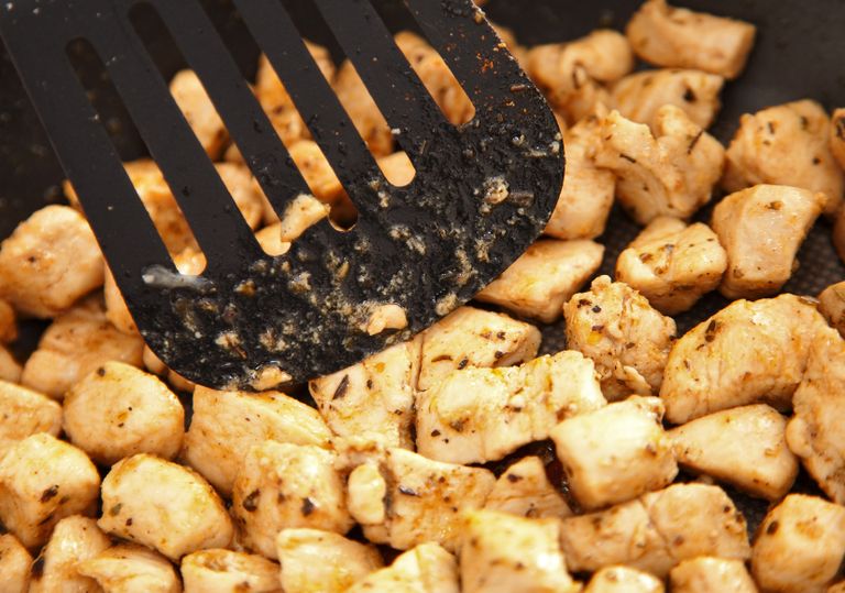 أدوات الطهي البلاستيكية وعلاقتها بالحرارة