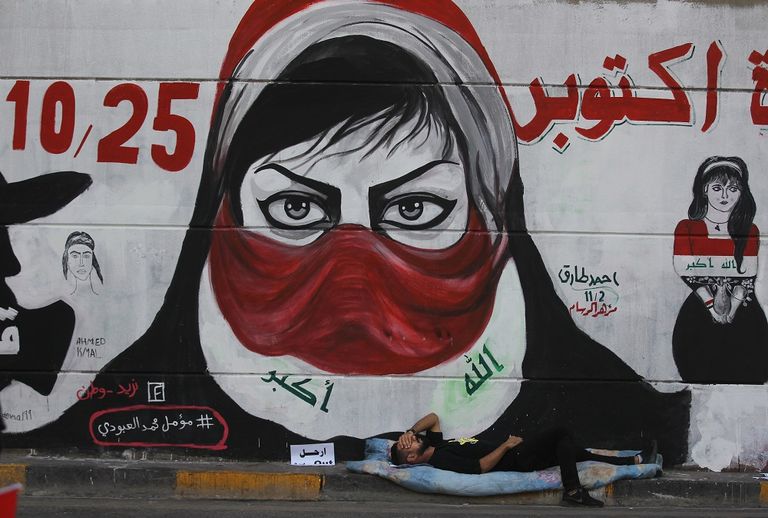 الاحتجاجات تطالب بـ"إسقاط النظام"