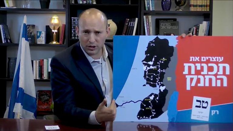 نفتالي بينيت وبنيامين نتنياهو خلال جلسة للكنيست- أرشيفية