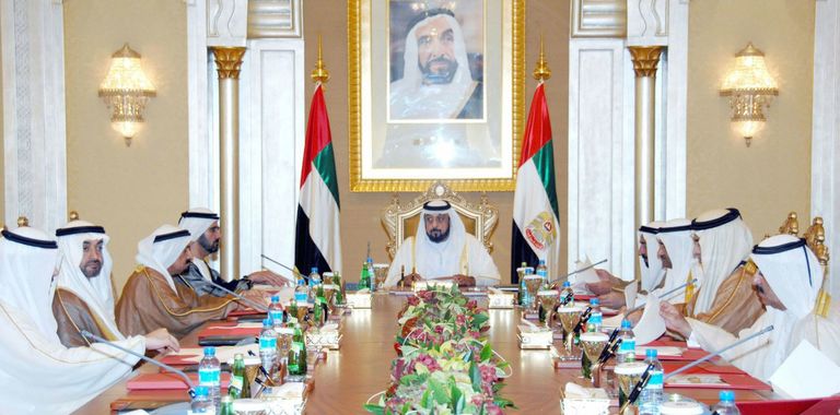 المجلس يعتبر أعلى جهة من الجهات الخمس التي تشكل السلطات الاتحادية