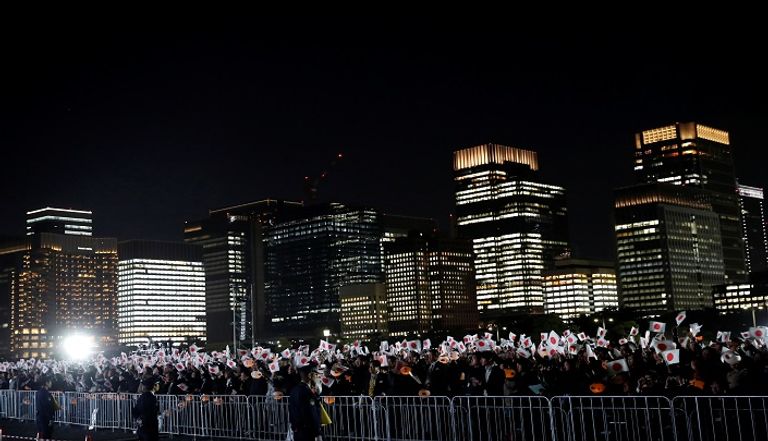 الإمبراطور الياباني الجديد ناروهيتو وزوجته - رويترز