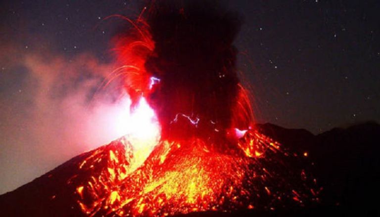 ثوران بركان "ساموراجيما" في اليابان - أرشيفية