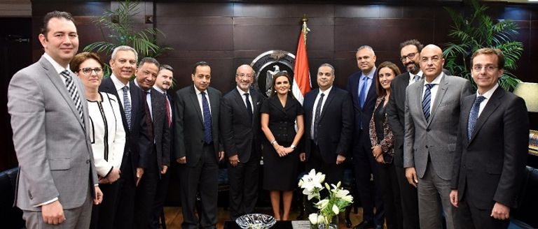جانب من لقاء وزيرة الاستثمار عددا من ممثلي شركات الأدوية