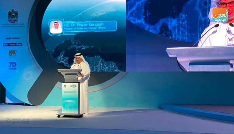 جانب من كلمة الدكتور أنور بن محمد قرقاش خلال الملتقى